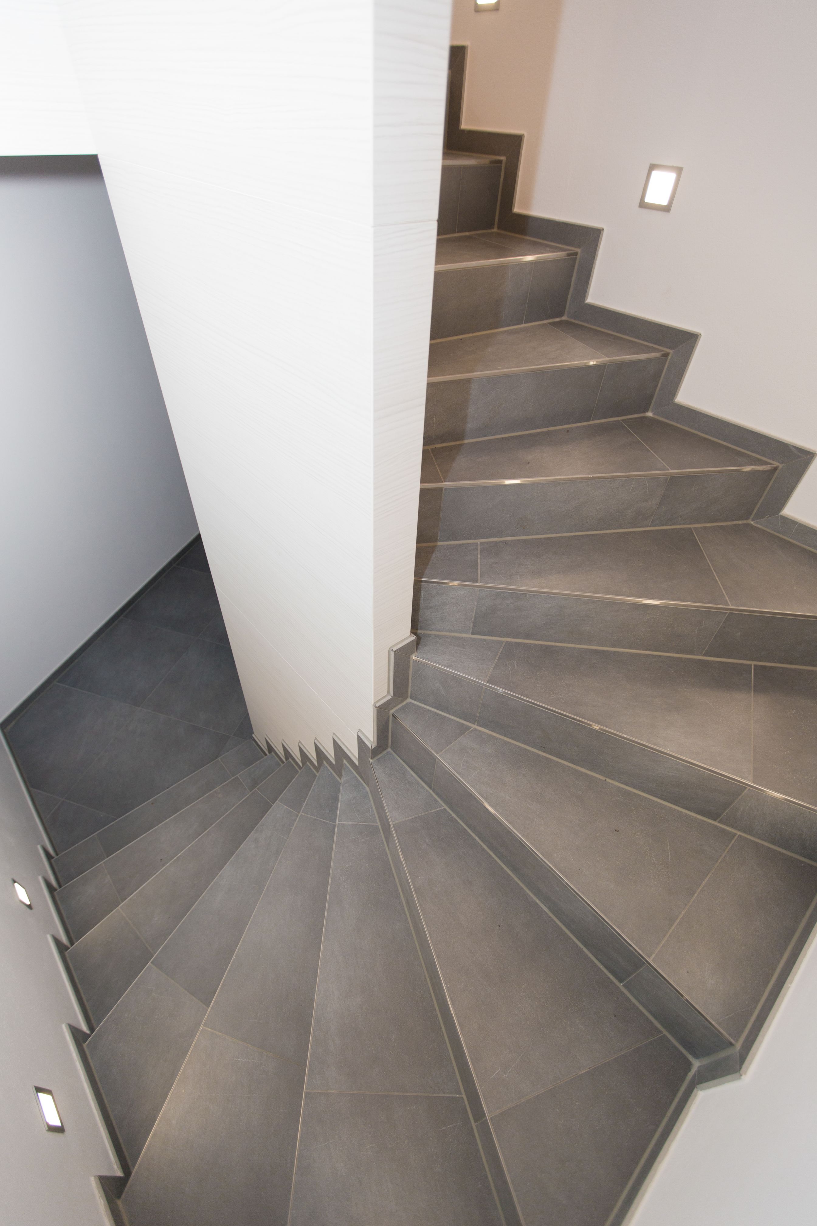 Galeriebild Bodenfliesen Treppe